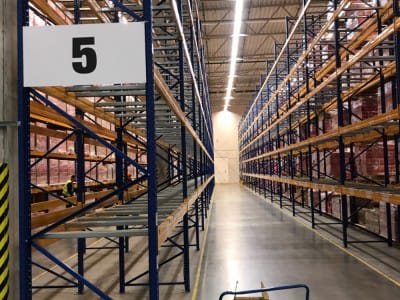 padėklų lentynos DHL Riga 2