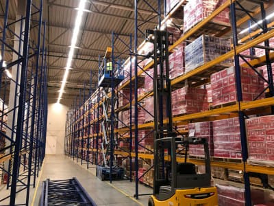 padėklų lentynos DHL Riga 4