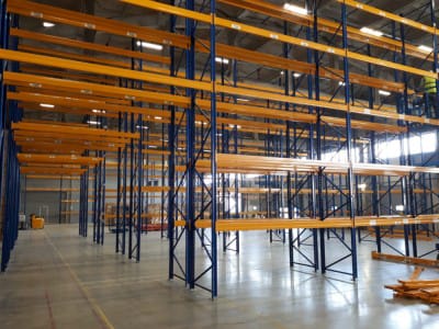 padėklų lentynos DHL Riga 6