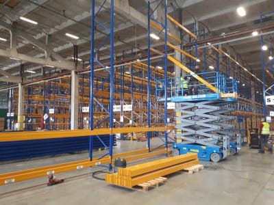 padėklų lentynos DHL Riga 7